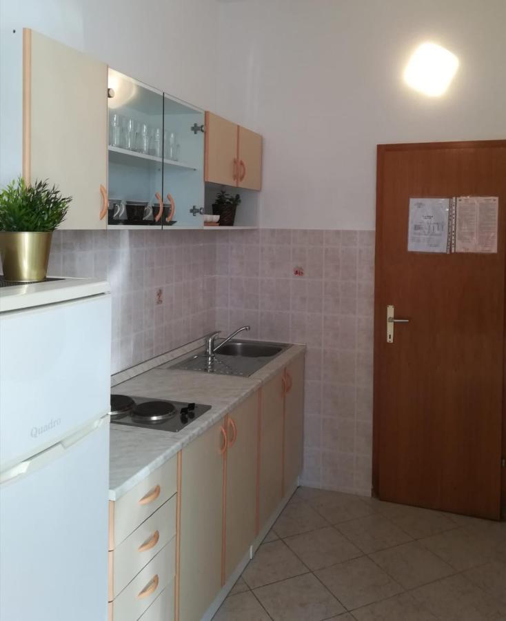 Apartments Carevic Ante Baska Voda Exterior photo