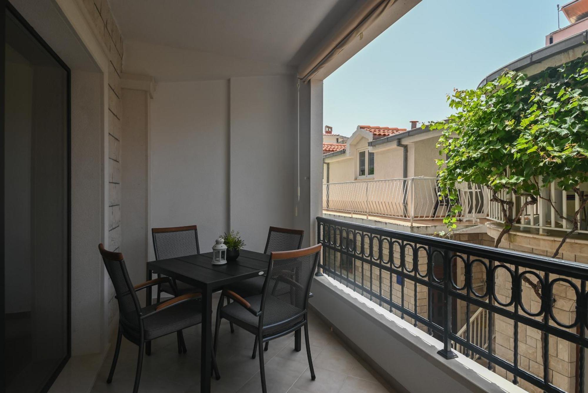 Apartments Carevic Ante Baska Voda Exterior photo