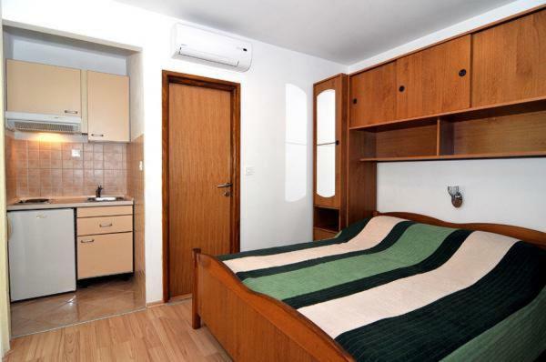 Apartments Carevic Ante Baska Voda Room photo